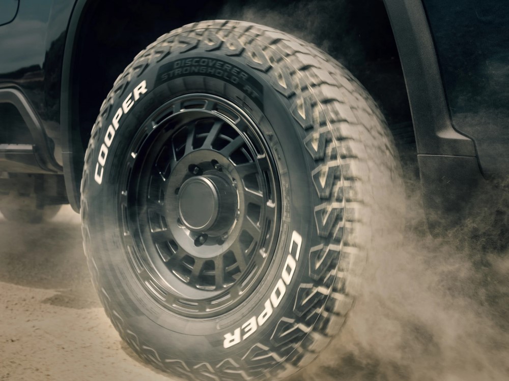 cauciucuri goodyear cooper discoverer stronghold at